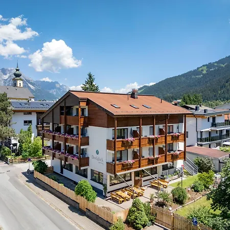 Hostel Bergland Dorfglueck - Social Living Soll