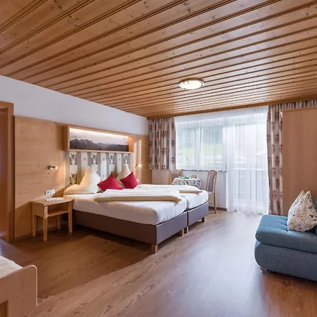 Bergland Dorfglück - Social Living Hostel Söll