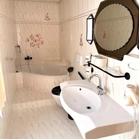Bergland Dorfglueck - Social Living Hostel Soll