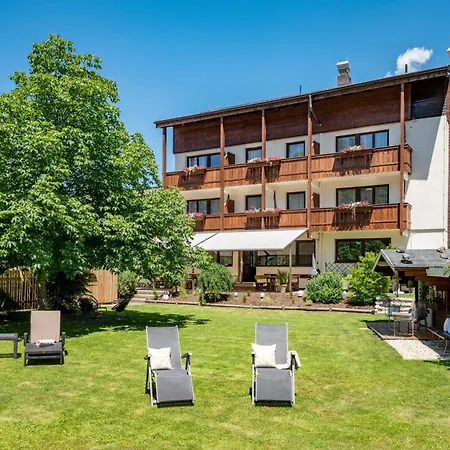 Bergland Dorfglueck - Social Living Hostel Soll